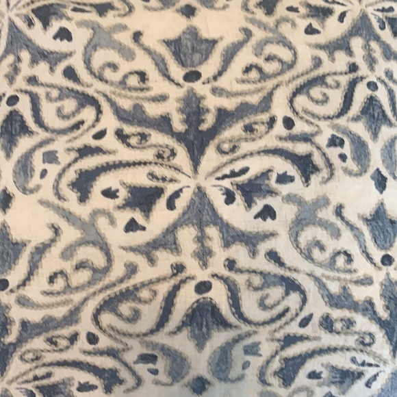 2 Pottery Barn pillow covers - Picture 3 of 3